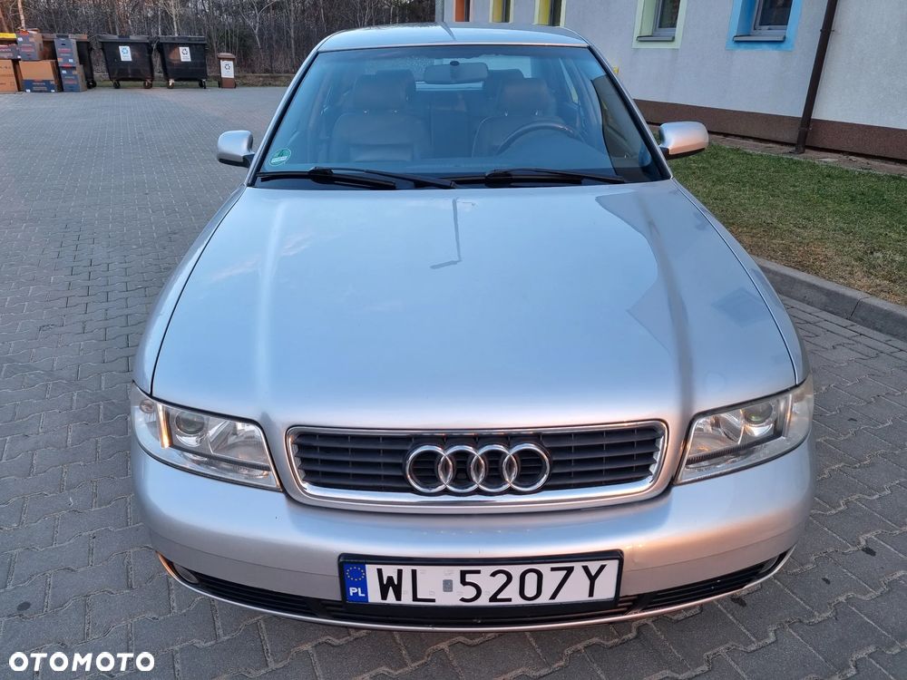 Audi A4 Limousine - 4
