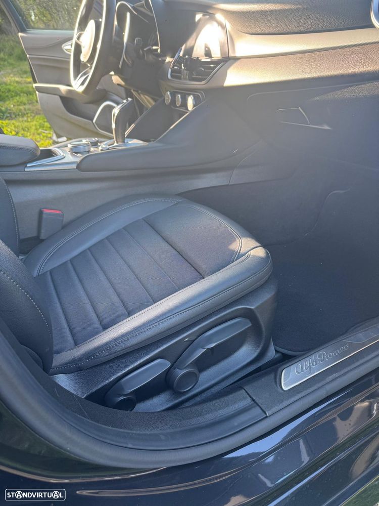 Alfa Romeo Giulia 2.2 D Sprint AT8 - 13