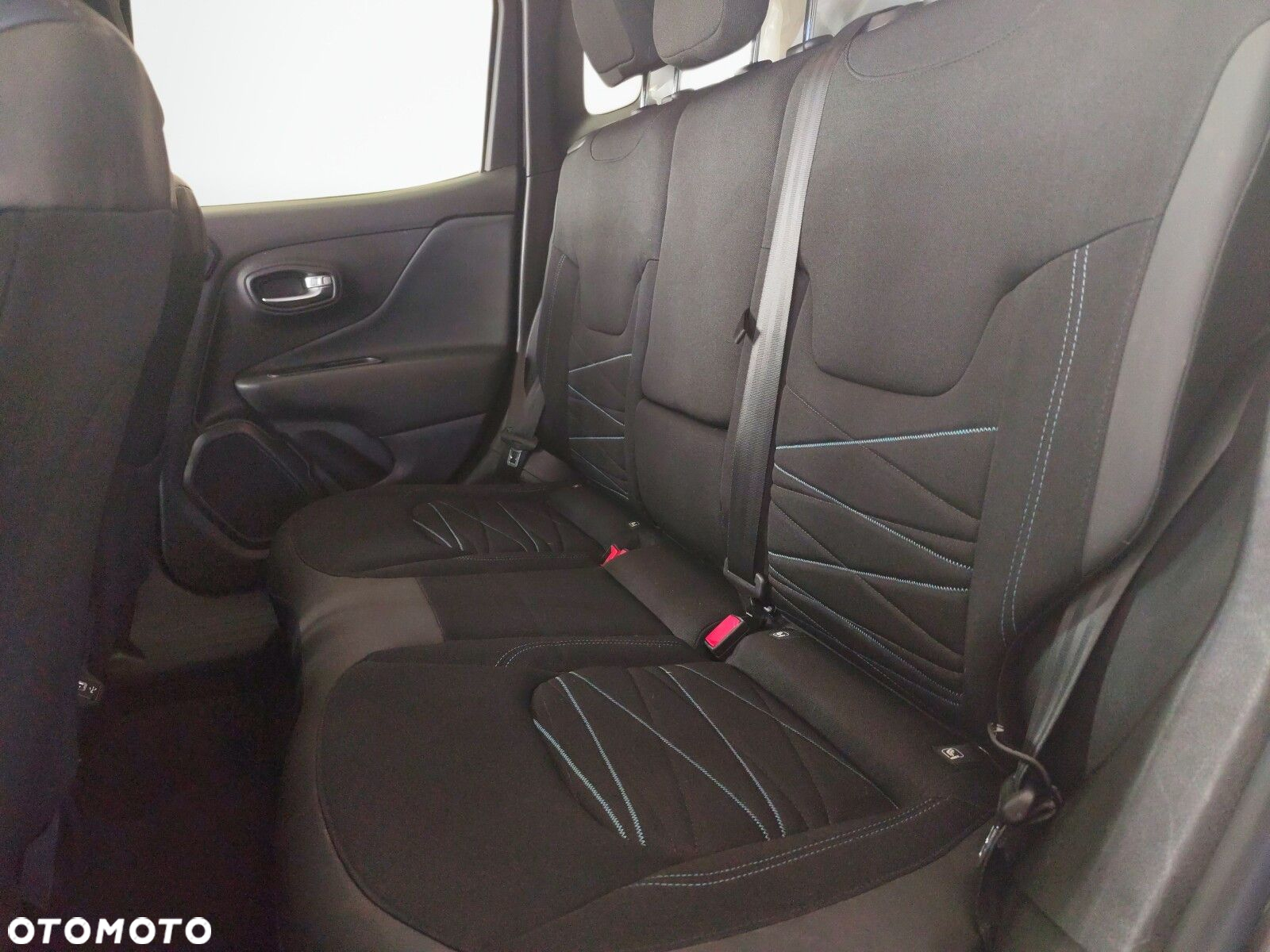 Jeep Renegade 1.5 T4 mHEV Upland FWD S&S DCT - 14