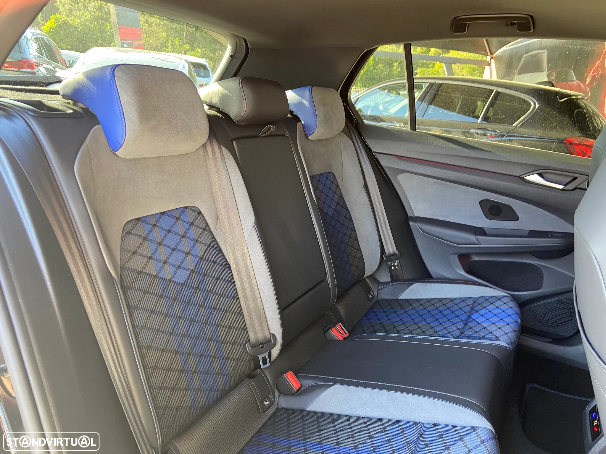 VW Golf 2.0 TSI OPF 4Motion DSG R Performance - 44