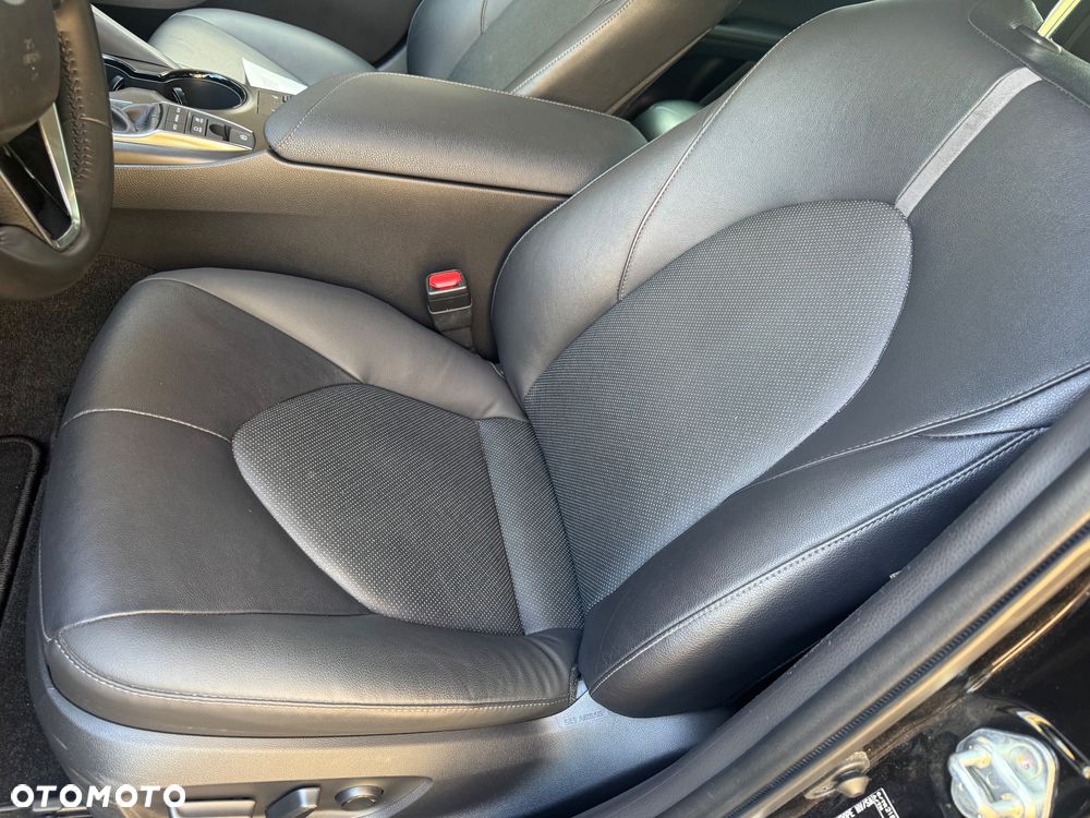 Toyota Camry 2.5 Hybrid Executive CVT - 19