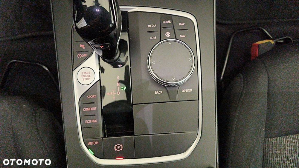 BMW Seria 1 118i Advantage - 23