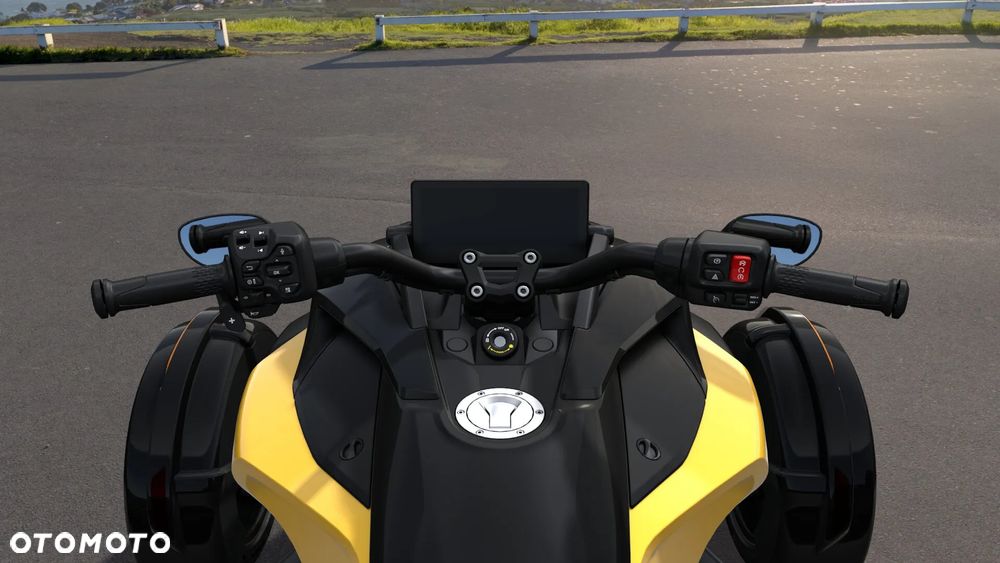 Can-Am Spyder - 9