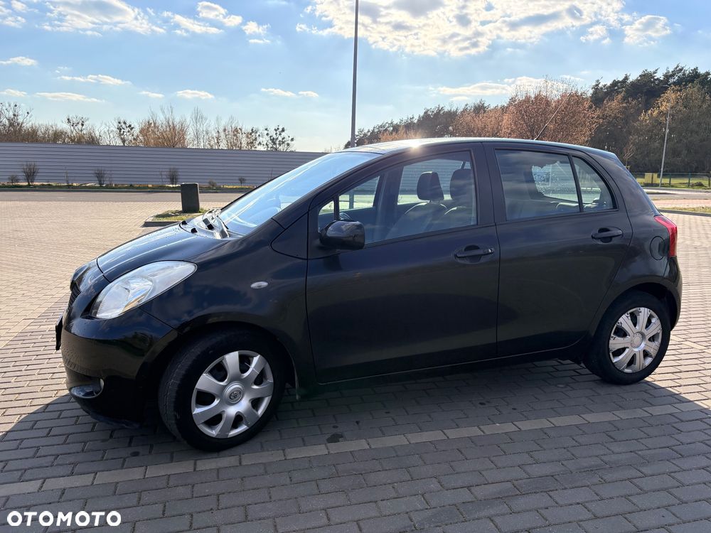 Toyota Yaris 1.3 Sol - 2