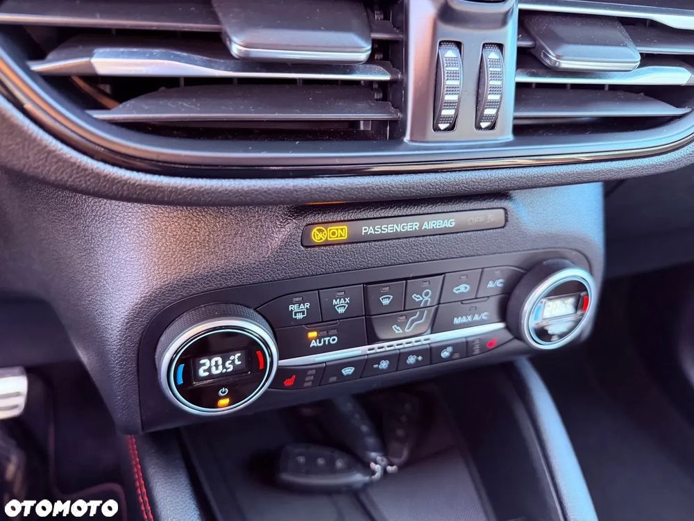 Ford Kuga 2.0 EcoBlue Hybrid ST-LINE - 22