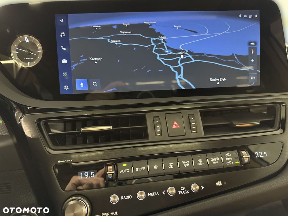 Lexus ES 300h Business Edition - 20