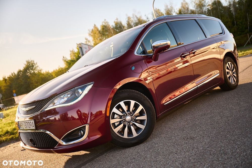 Chrysler Pacifica - 3