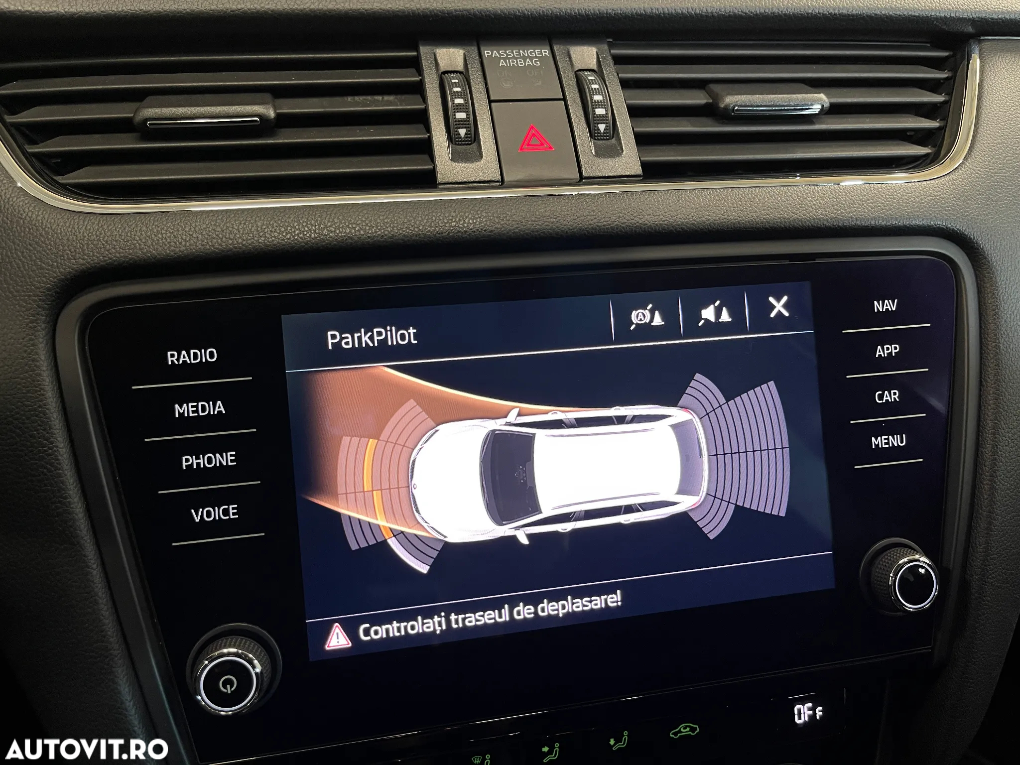 Skoda Octavia Combi 2.0 TDI DSG Style - 15