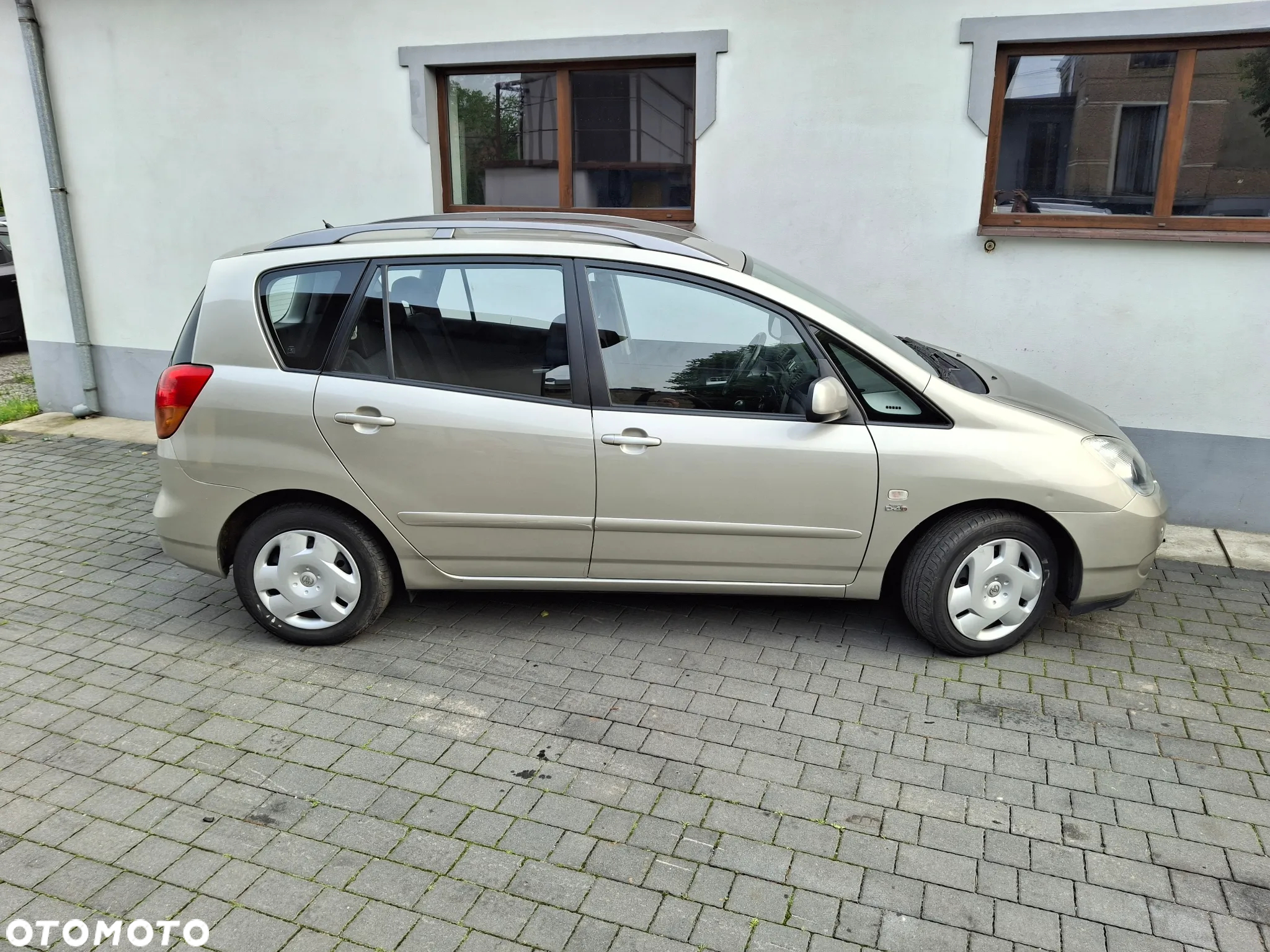 Toyota Corolla Verso 2.0 D-4D Sol - 38
