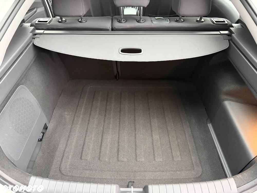 Hyundai IONIQ - 10