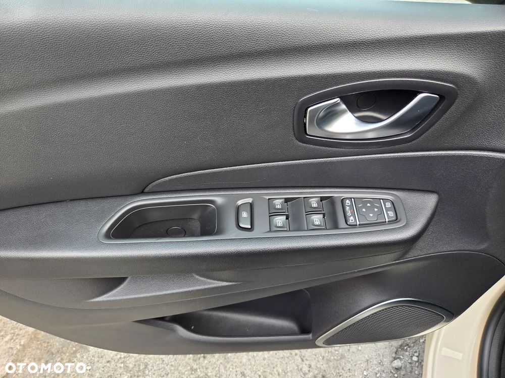 Renault Captur 0.9 Energy TCe XMOD EU6 - 11