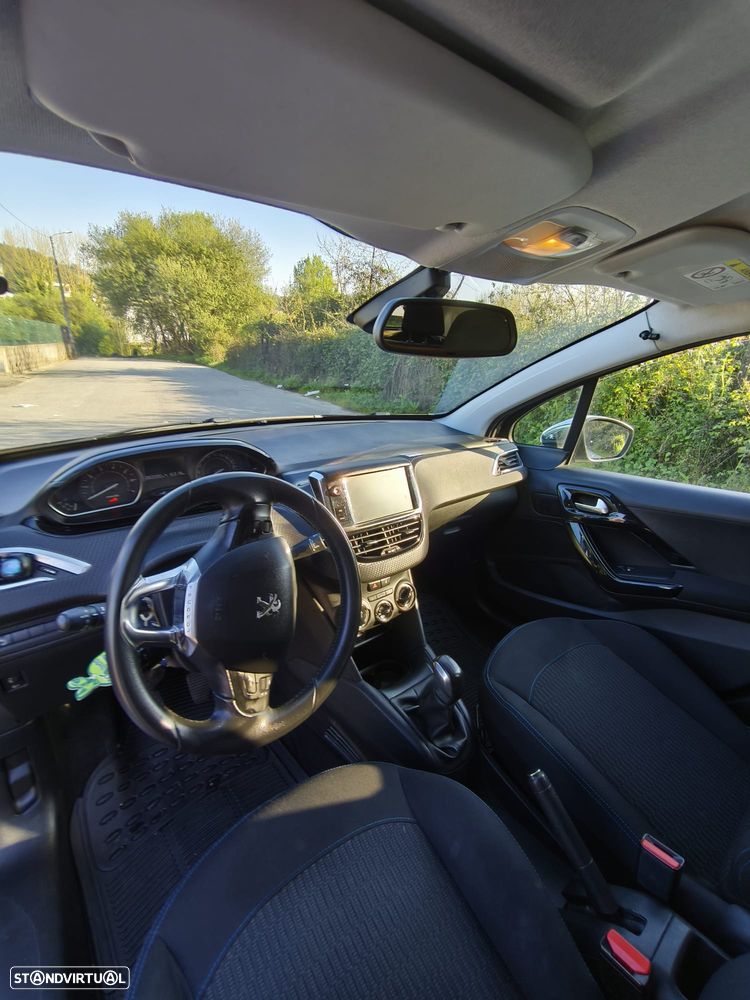 Peugeot 208 1.2 PureTech Style - 10