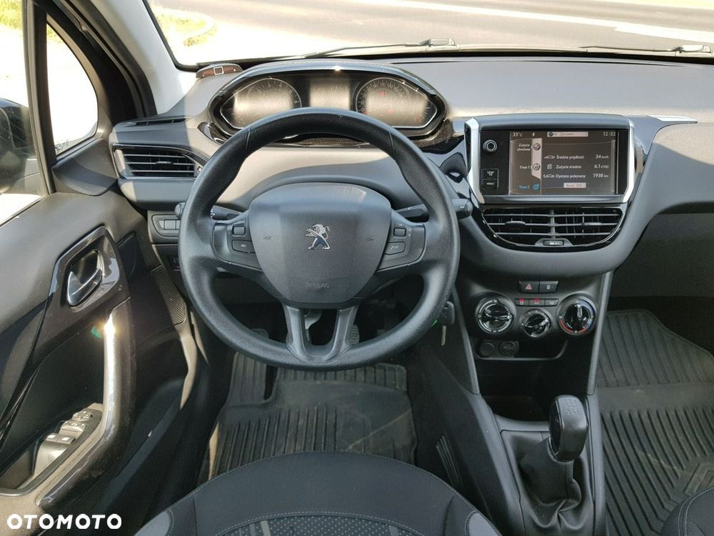 Peugeot 208 - 13