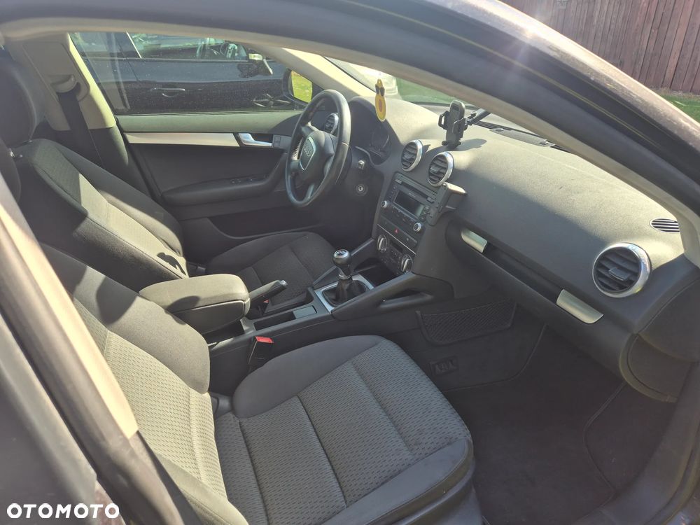 Audi A3 Sportback 1.9 TDI DPF Ambiente - 8