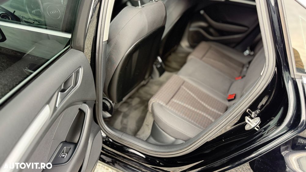 Audi A3 2.0 35 TDI S tronic Sport - 12