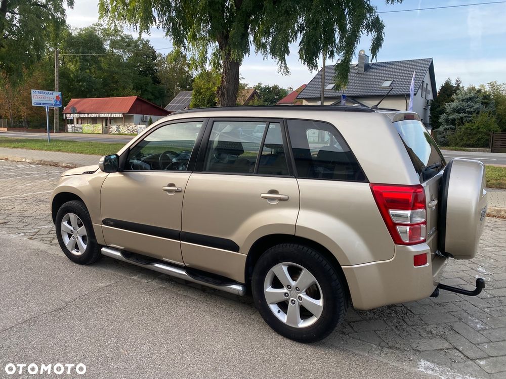Suzuki Grand Vitara 2.0 - 6
