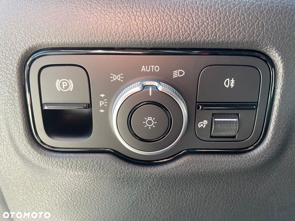 Mercedes-Benz Vito - 21
