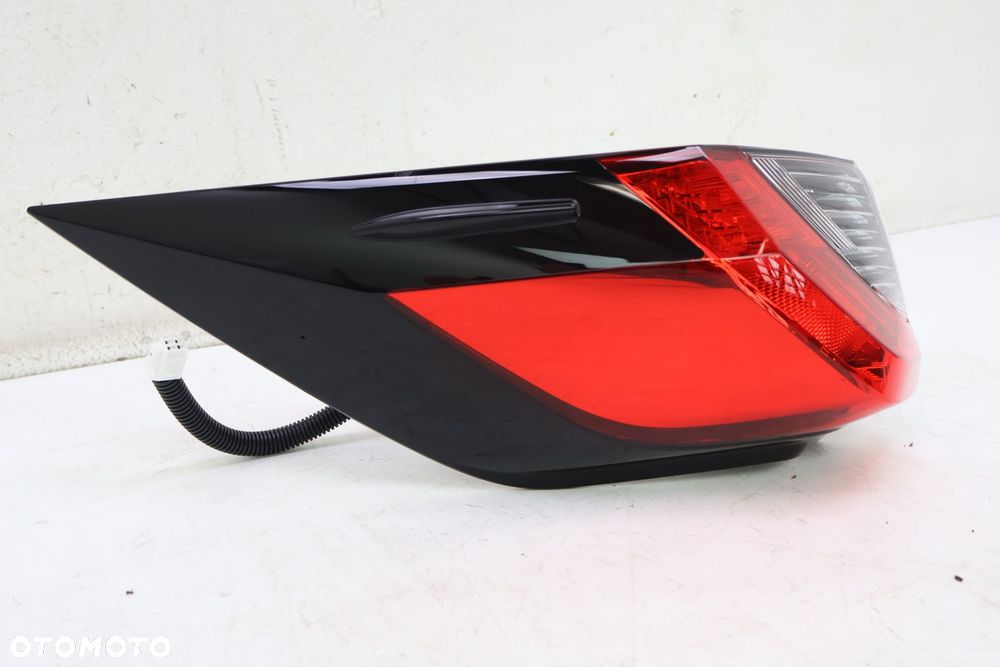 TOYOTA RAV4 V LAMPA PRAWA TYŁ 81550-42230 - 2