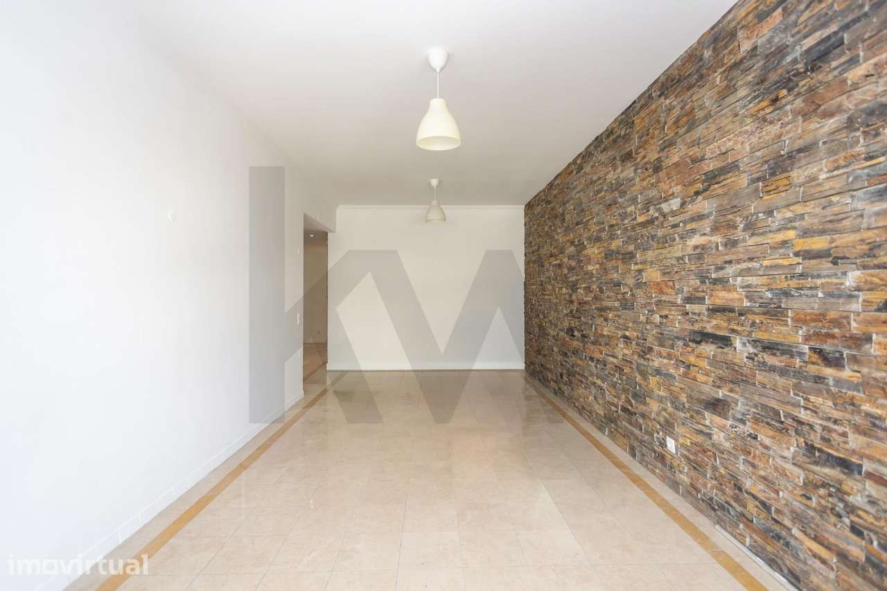 Apartamento T4 na Praça São João Baptista — no centro de Almada - Grande imagem: 5/35