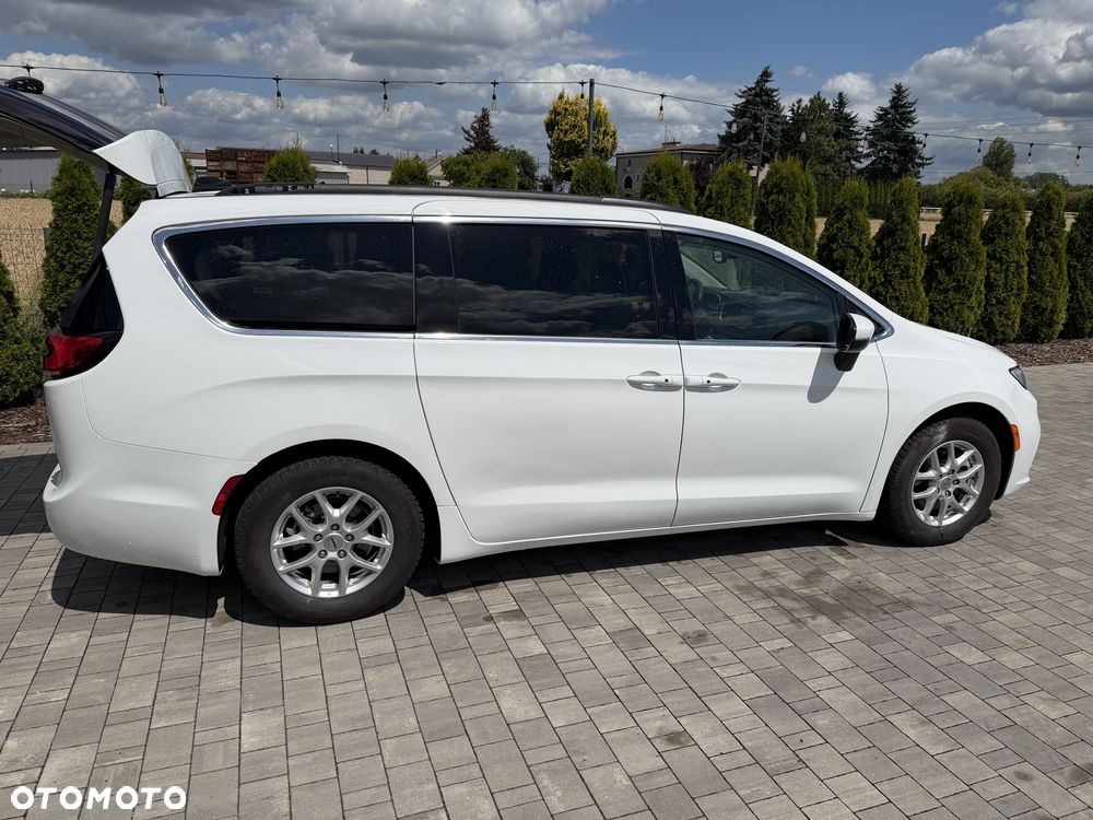 Chrysler Pacifica - 12