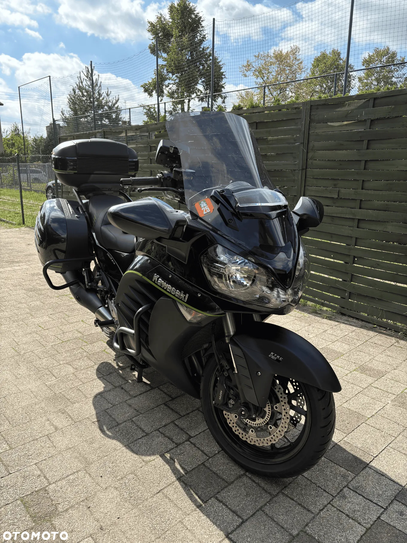 Kawasaki GTR - 2