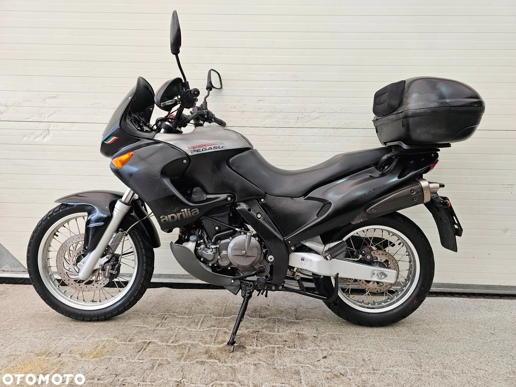 Aprilia Pegaso - 1