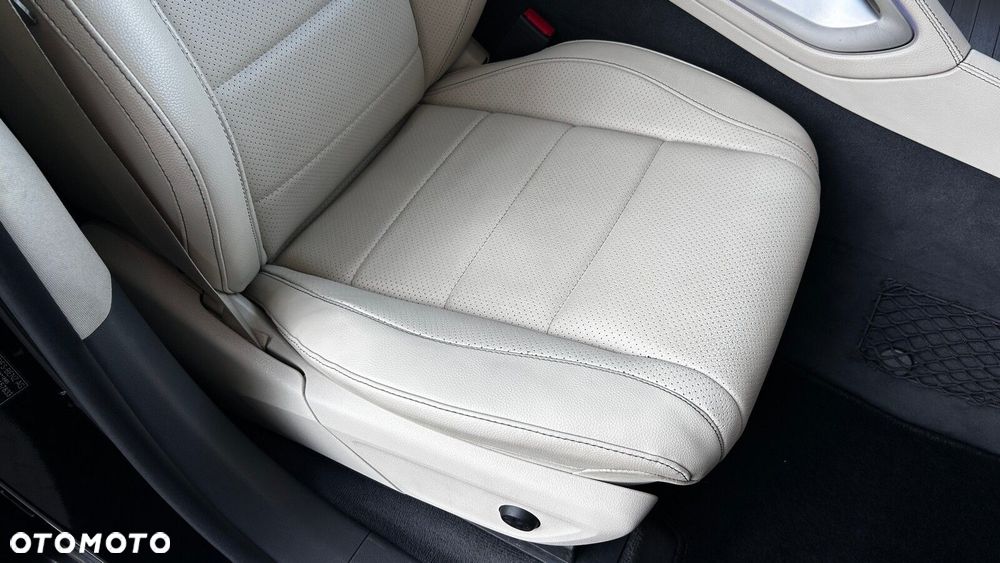 Mercedes-Benz GLE 300 d 4-Matic - 26