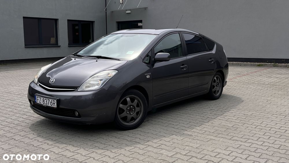 Toyota Prius 1.5 VVT-i Prestige - 1