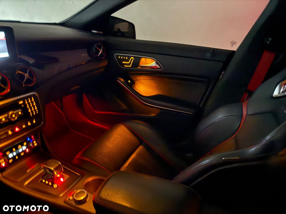 Mercedes-Benz CLA 45 AMG 4-Matic - 30