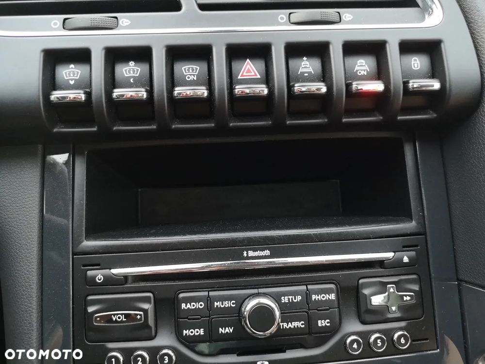 Peugeot 3008 120 VTi Premium - 24