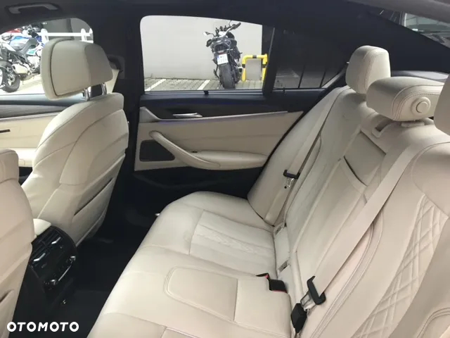 BMW Seria 5 540d xDrive M Sport sport - 10