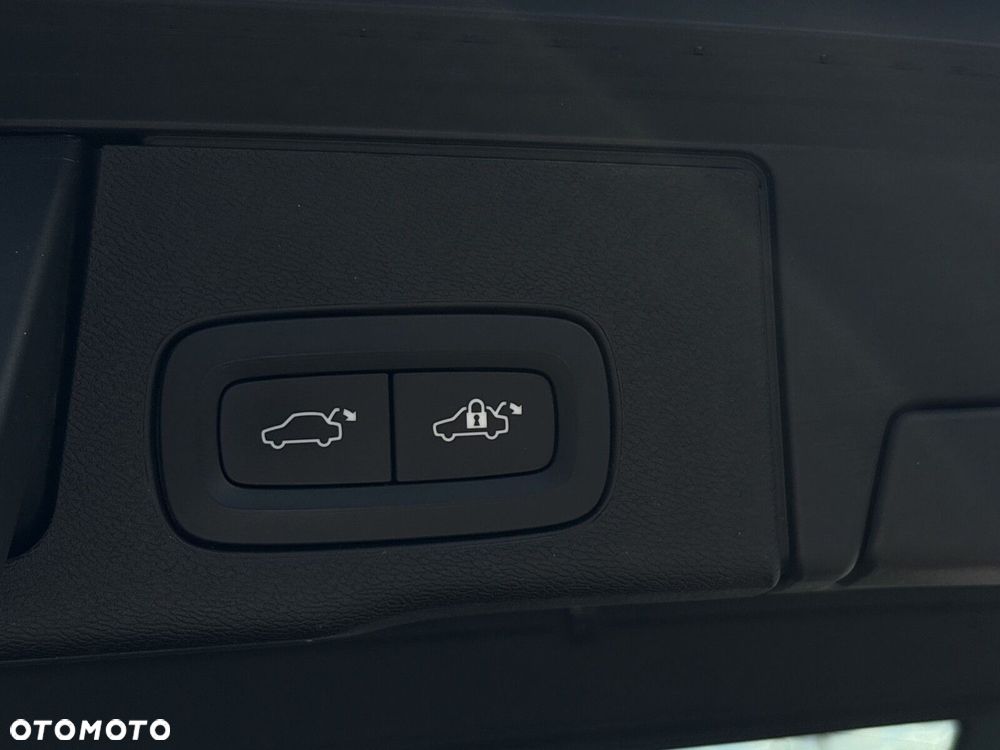 Volvo XC 60 T6 Plug-In Hybrid AWD Inscription - 31