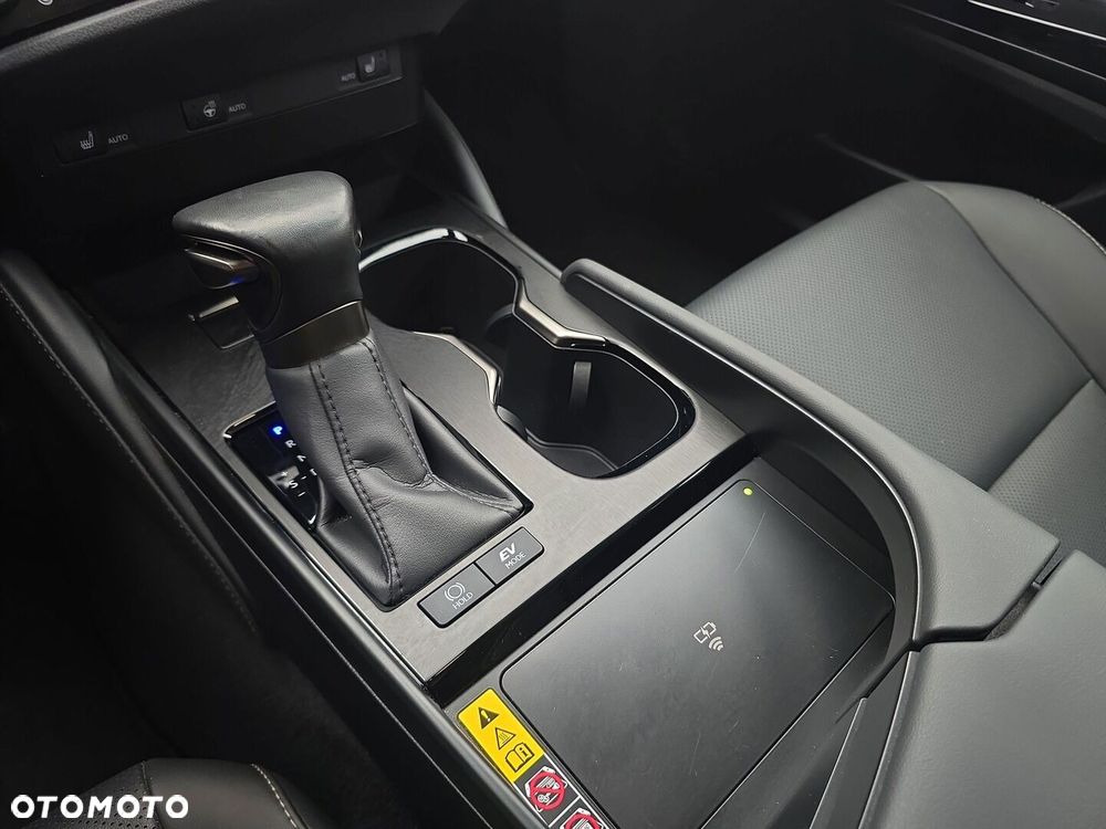 Lexus ES 300h Business Edition - 12