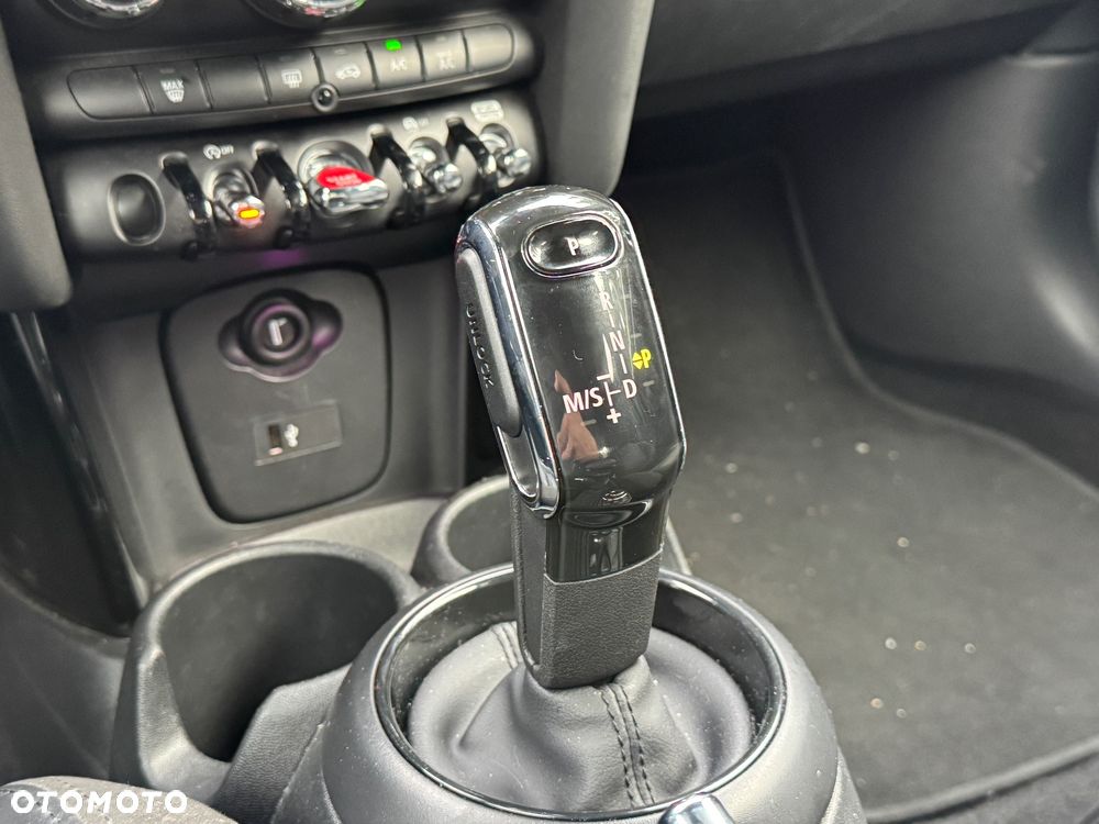 MINI Cooper Classic Trim - 17