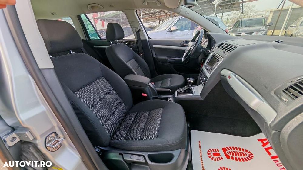 Skoda Octavia 2.0 TDI DPF 4x4 DSG Ambition - 9