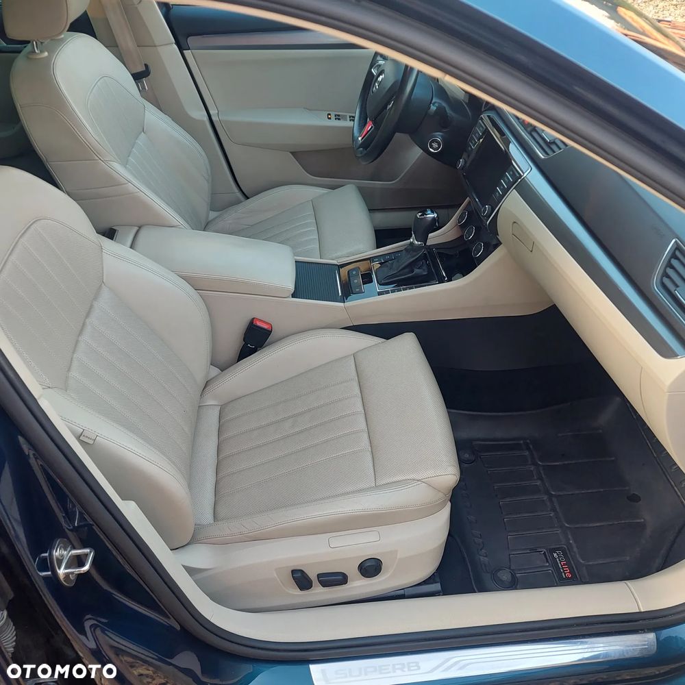 Skoda Superb 2.0 TDI DSG Premium Edition - 16