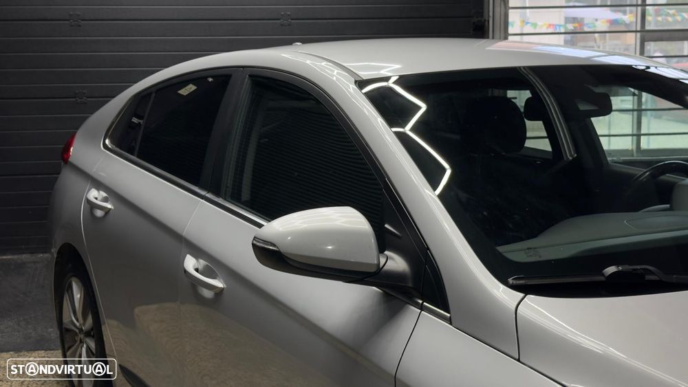 Hyundai Ioniq 1.6 GDI HEV Hybrid Tech - 12