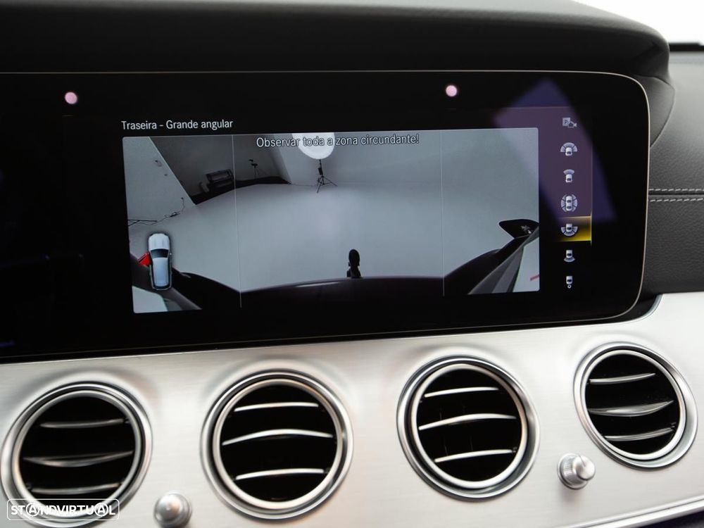 Mercedes-Benz E 300 de 4Matic 9G-TRONIC AMG Line - 37