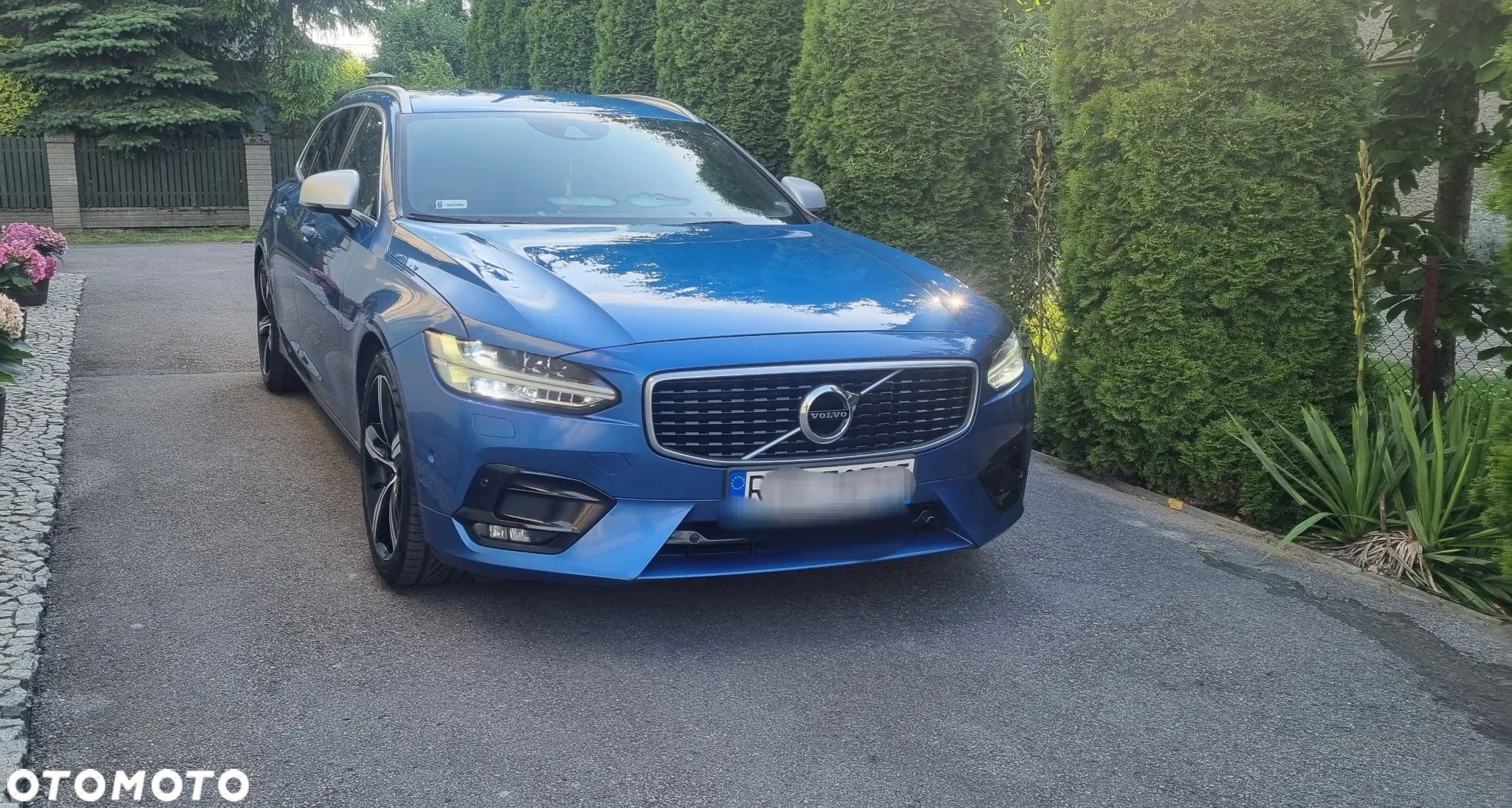 Volvo V90 D4 AWD R-Design - 1