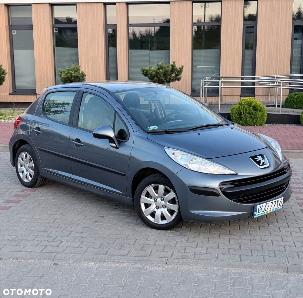 Peugeot 207 - 1