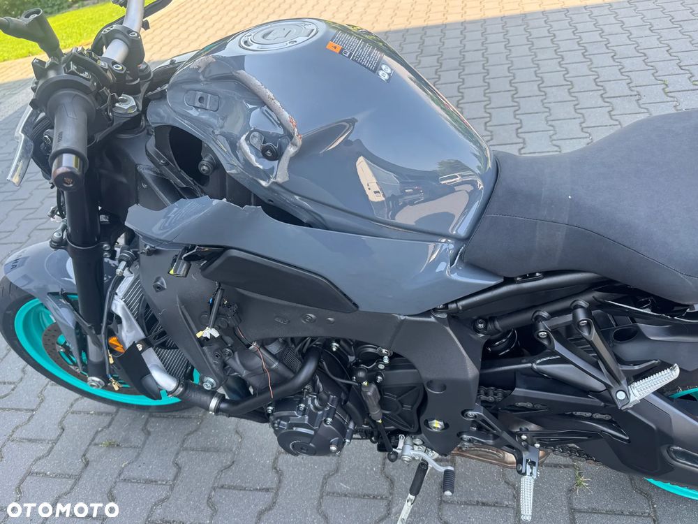 Yamaha MT - 24