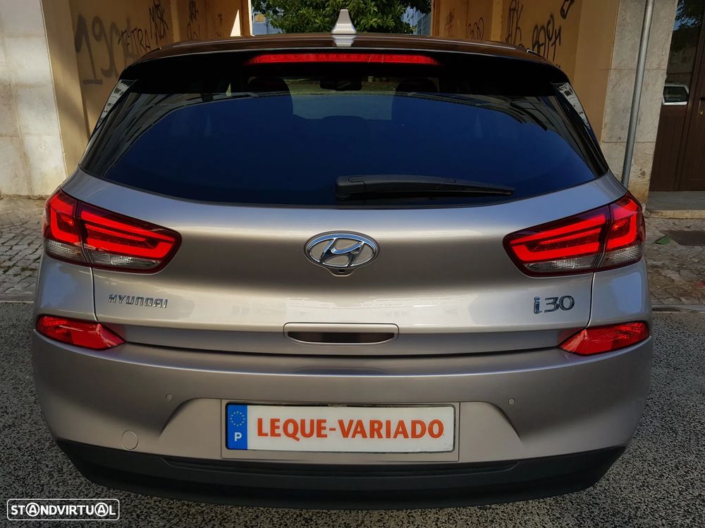 Hyundai i30 1.6 CRDi Launch Edition - 11