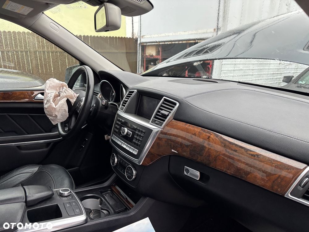 Mercedes-Benz GL - 10