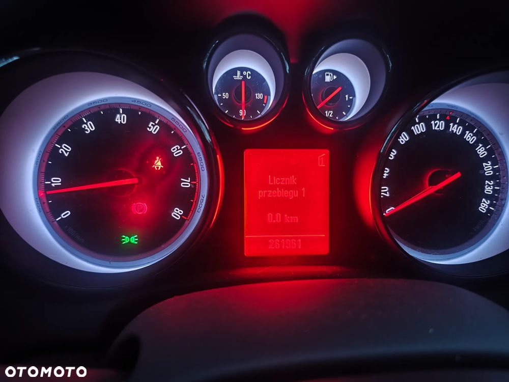 Opel Astra 1.6 T Cosmo - 9