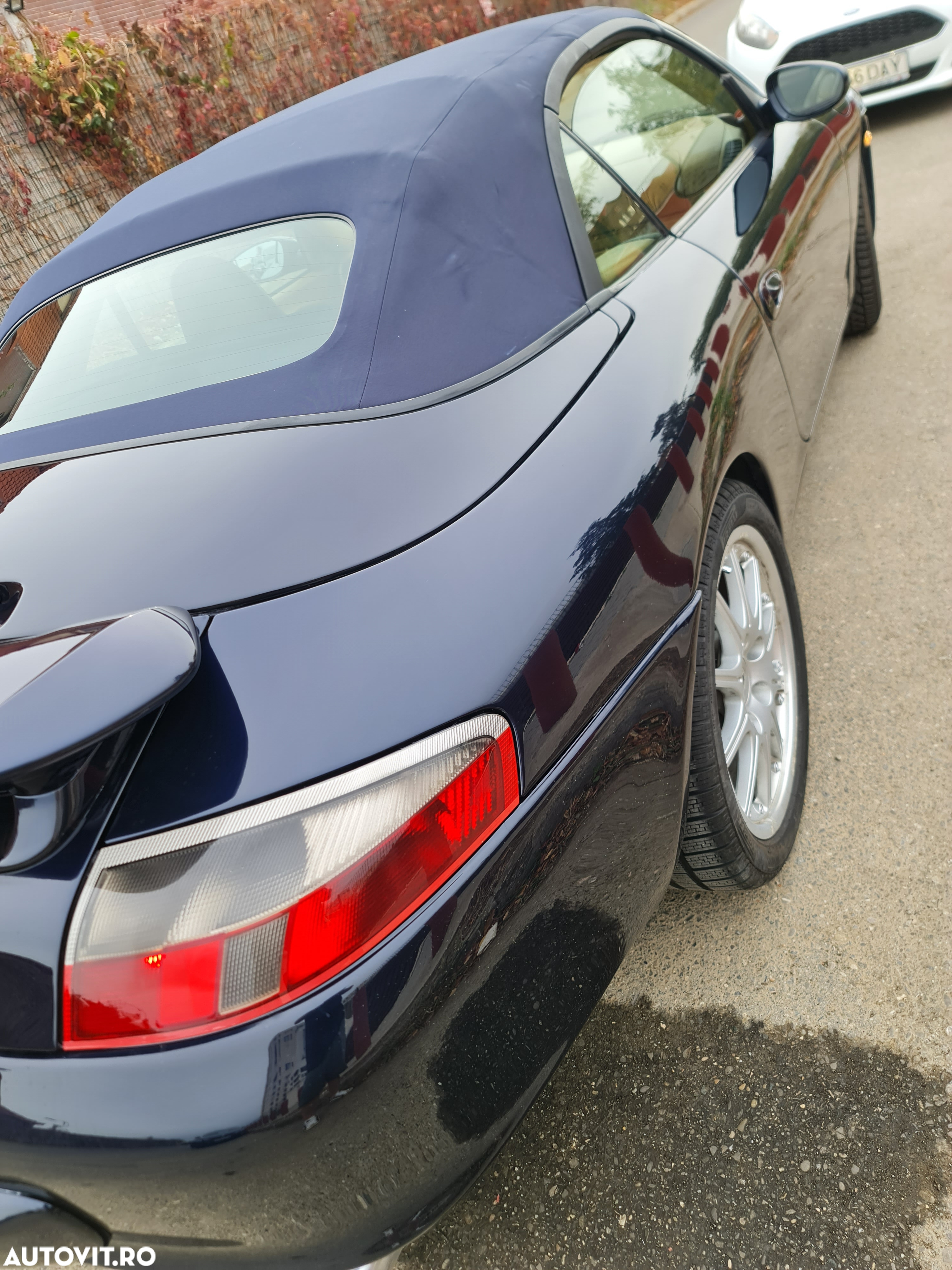 Porsche 911 Carrera 4 Cabriolet - 10