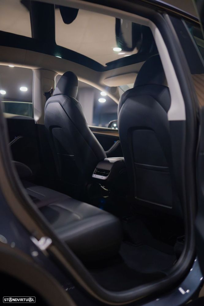 Tesla Model Y RWD - 41