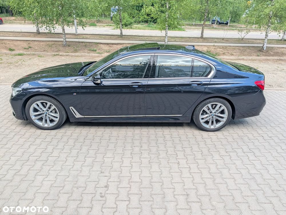 BMW Seria 7 740i - 13