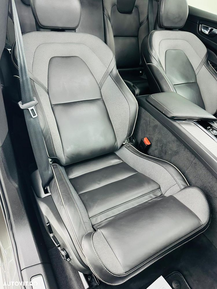 Volvo XC 60 B4 D Ultimate Dark - 27