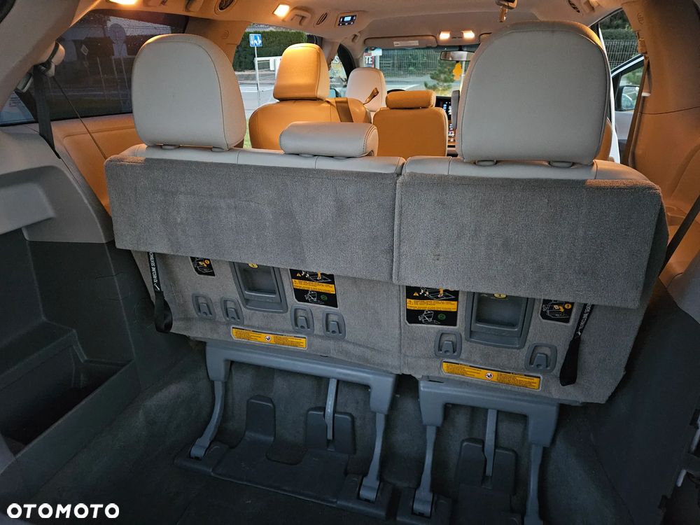 Toyota Sienna 3.5 V6 XLE AWD - 15