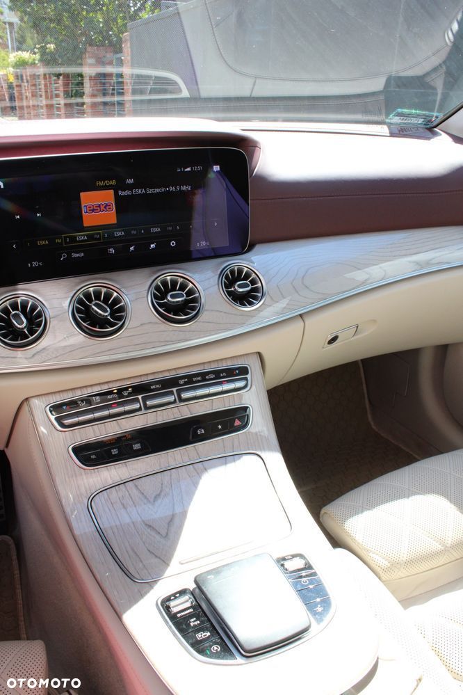 Mercedes-Benz Klasa E - 9